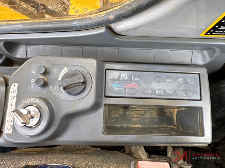 1999-deere-330-lc-image-35