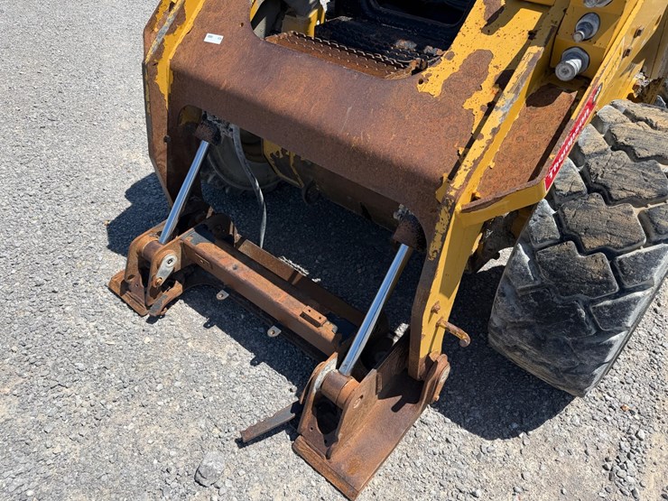 caterpillar-246d-image-7