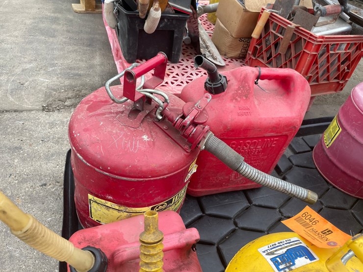 #6046-•-6-fuel-cans-image-4