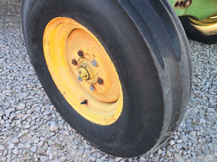 1977-john-deere-2040-image-11