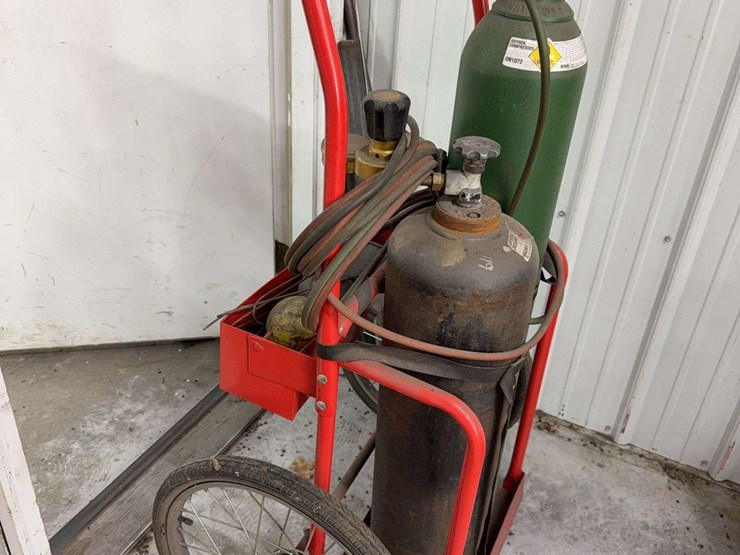 welding-cart-with-oxygen-and-fuel-gas-cylinders-image-4