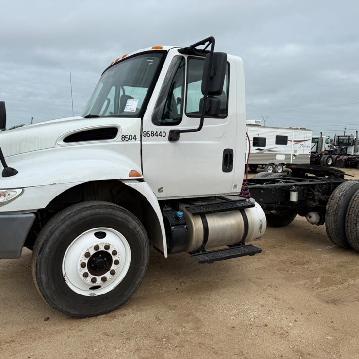 2019 INTERNATIONAL DURASTAR 4300