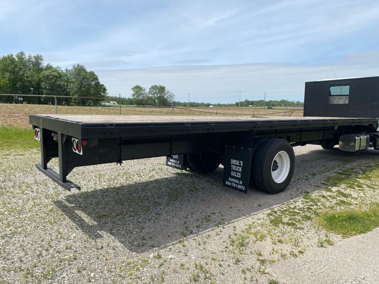 2013-freightliner-m2-flatbed-image-15