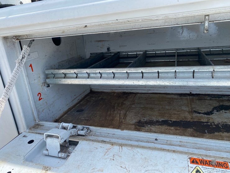 2019-ford-f-450-service-truck-image-25