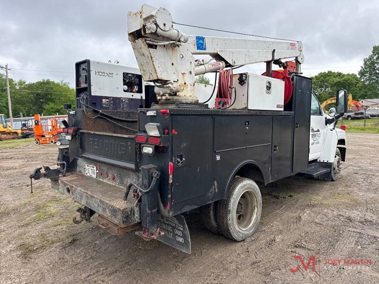 2003-gmc-c5500-service-truck-image-3