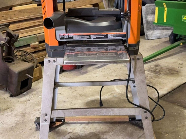 ridgid-r4331-planer-with-rolling-stand-image-7