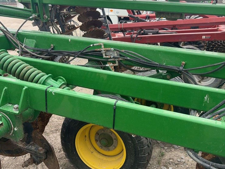 2013-john-deere-2623-image-13