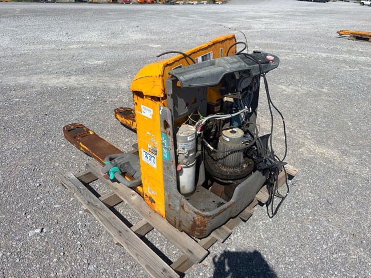 #39-•-jugenheimer-parts-only---electric-pallet-jack-image-4