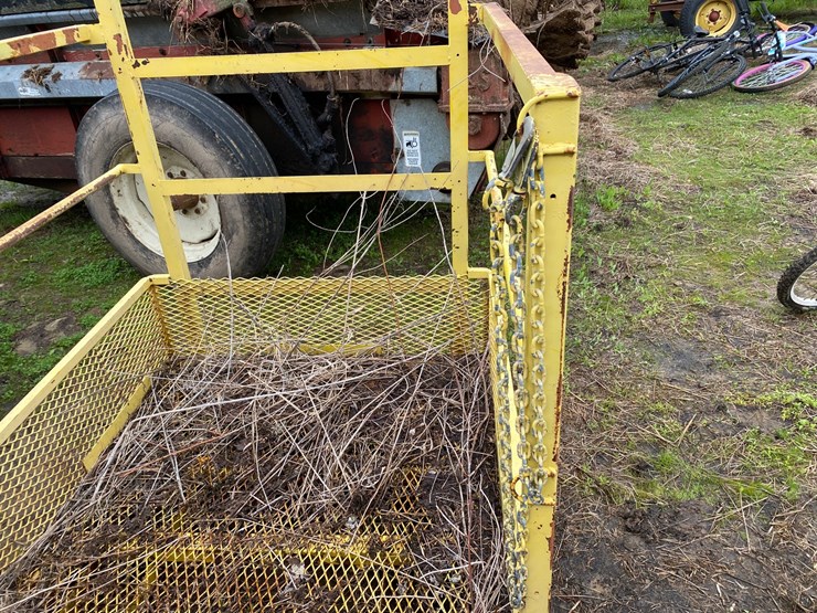 #3508-•-work-cage-with-fork-pockets-image-4