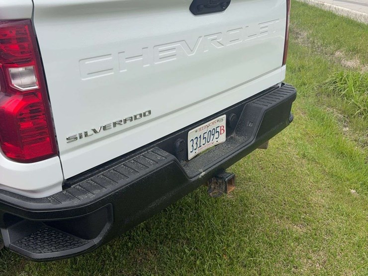 2022-chevrolet-3500-image-9
