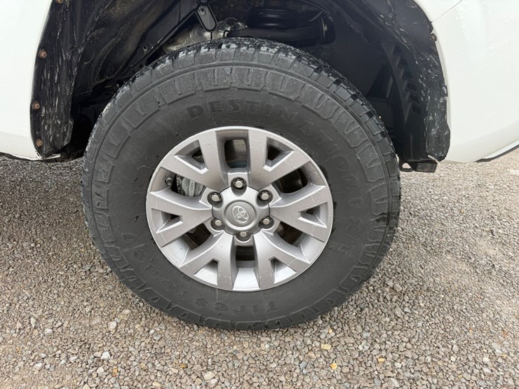 2018-toyota-tacoma-sr5-image-9