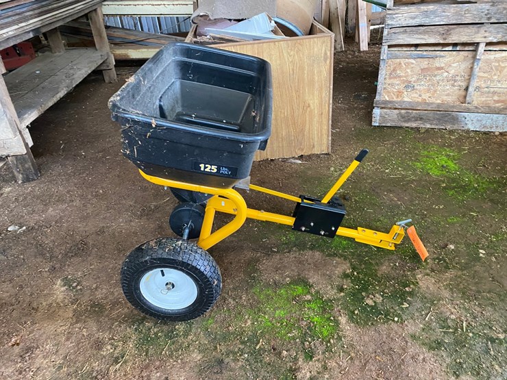 #3592-•-yardworks-pull-behind-feed-spreader-image-2