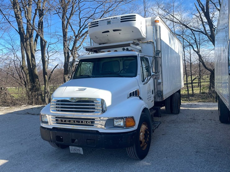 #4198-•-2005-sterling-box-truck-image-1