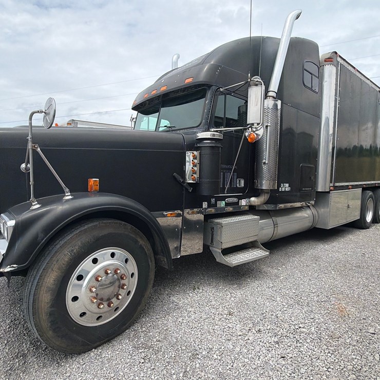 FREIGHTLINER FL112