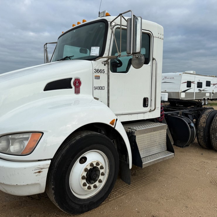 2016 KENWORTH T370