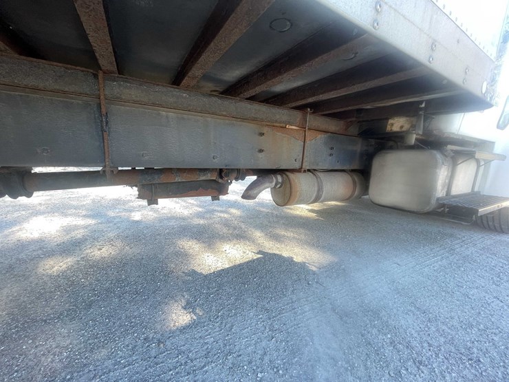 #4198-•-2005-sterling-box-truck-image-25