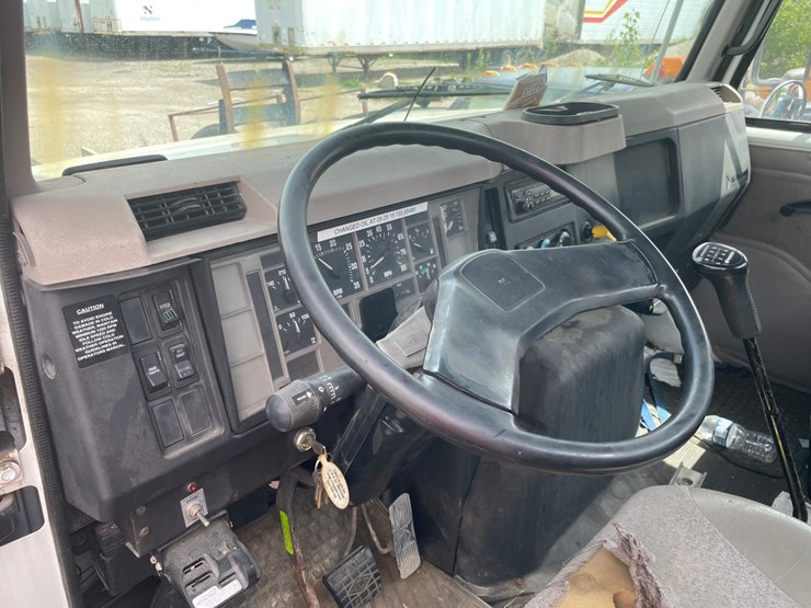 2000-international-4700-image-10