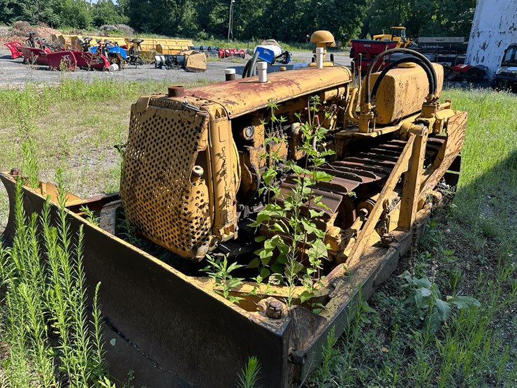 caterpillar-d2-image-1