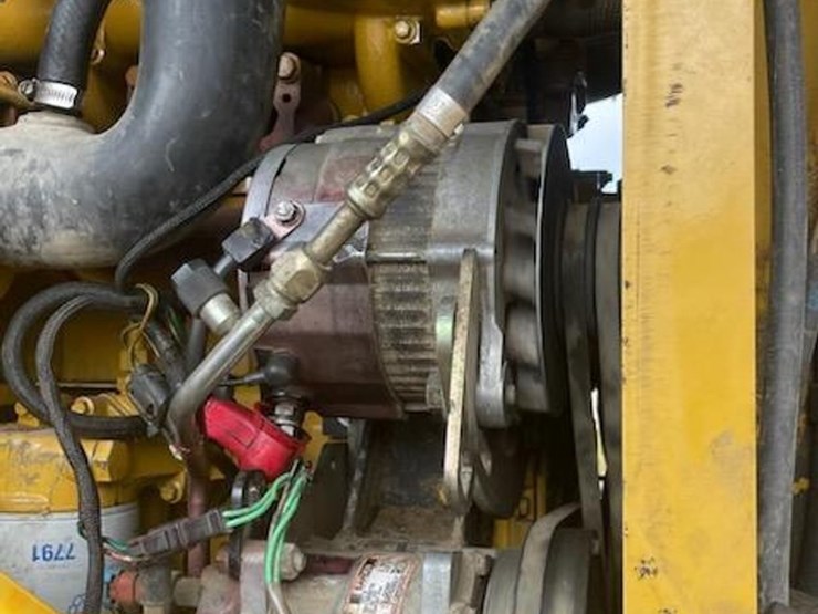 caterpillar-928gz-image-12