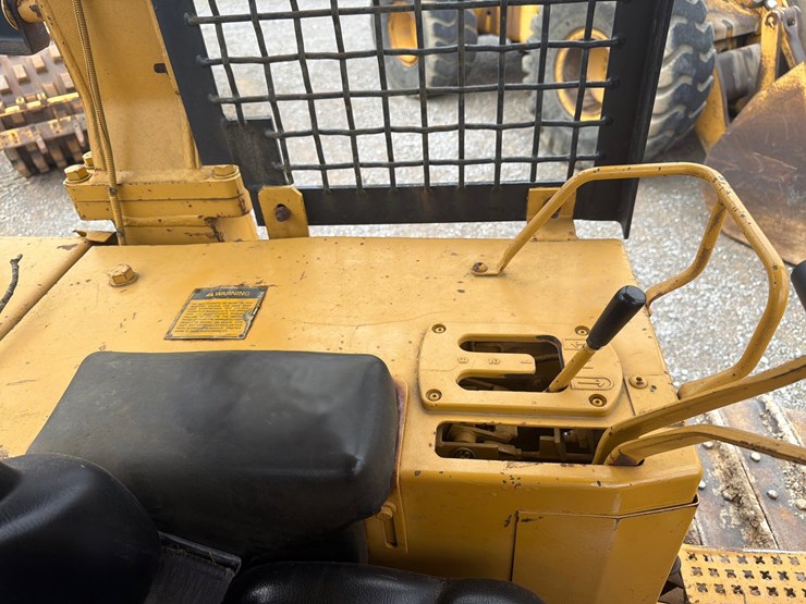 caterpillar-d4h-xl-image-24