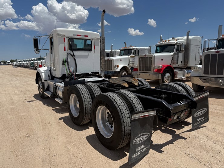 2016-kenworth-t800-image-6