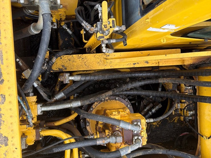 komatsu-pc360-lc-10-image-35