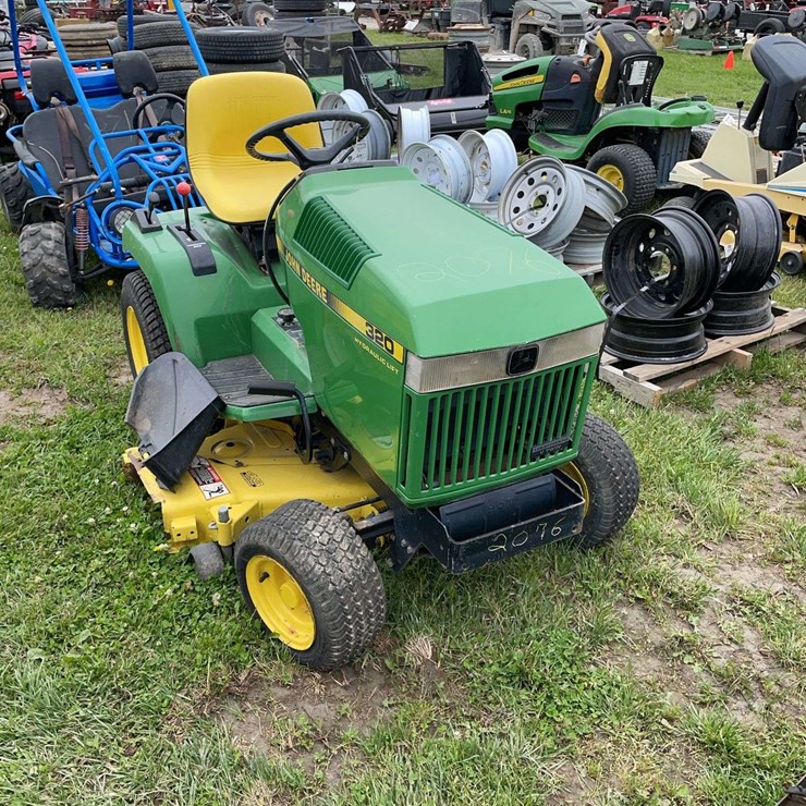 JOHN DEERE 320