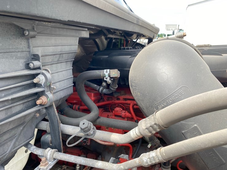2019-international-lt625-day-cab-semi-tractor-image-45