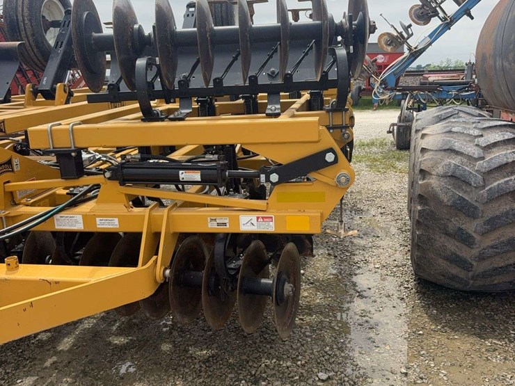 2016-landoll-875-21-image-3