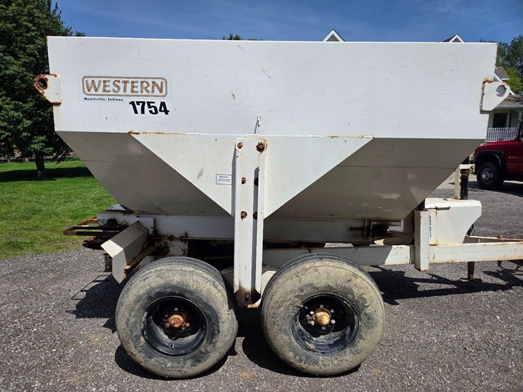 western-5-ton-dry-fertilizer-spreader-image-12