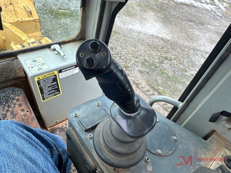 2006-deere-655c-image-25