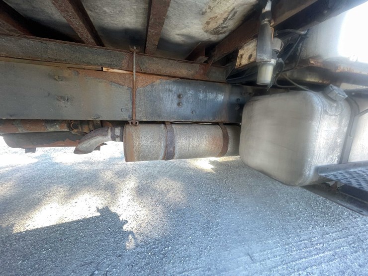 #4198-•-2005-sterling-box-truck-image-26