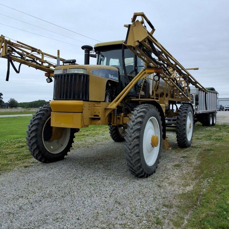 2007 Rogator SS1074 Sprayer, 1080 gallon, SS tank, Air Ride, Cat Engine, Wheel Motors have been replaced, Strong Hydro, Cold AC, Raven Vip 2 Control, good tires, 4,588 hours, 100ft booms