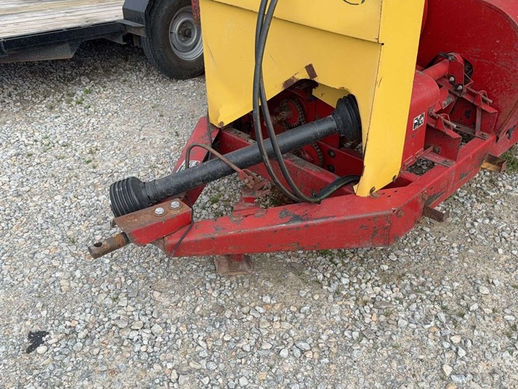 new-holland-358-image-3