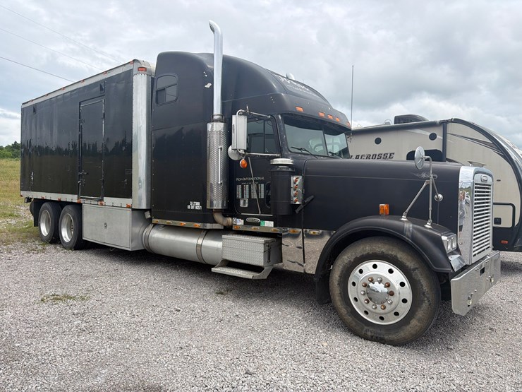 freightliner-fl112-image-3