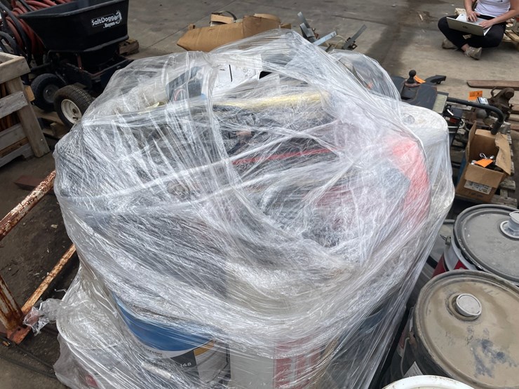 #6029-•-pallet-of-various-concrete-fluids-and-supplies-image-5