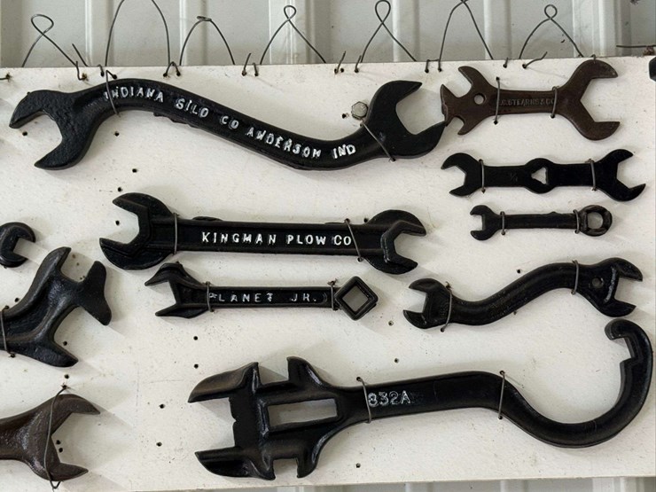 cast-iron-implement-wrenches-image-4