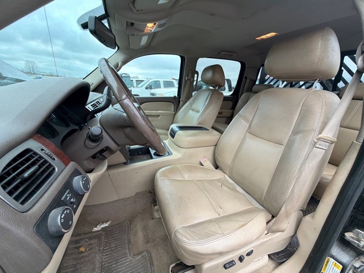 2013-gmc-3500hd-image-8