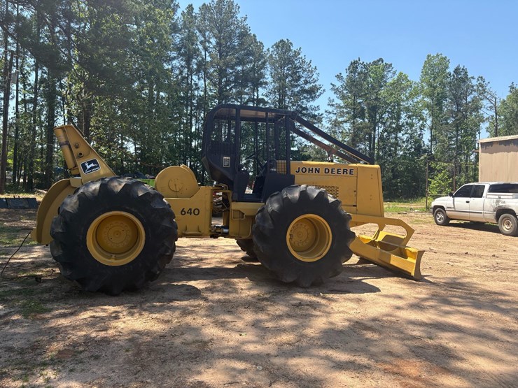 1983-john-deere-640-image-9