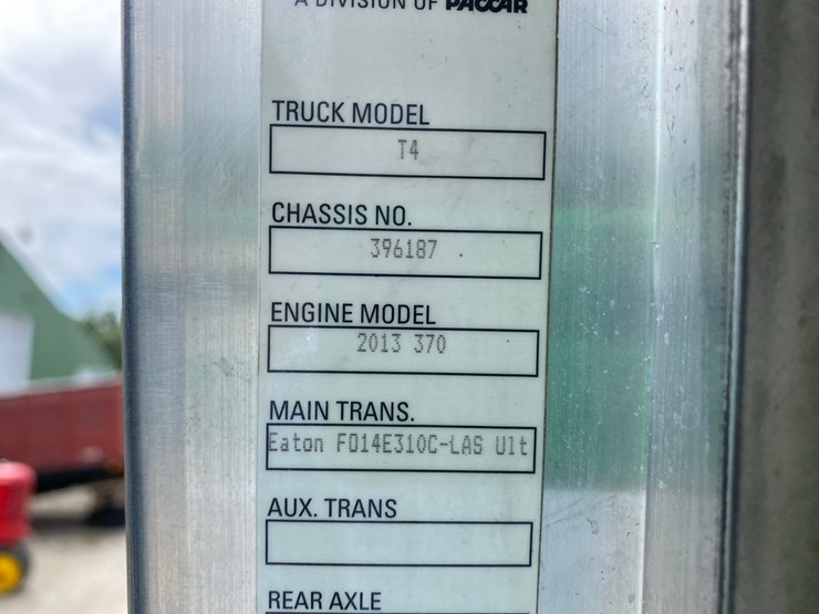2014-kenworth-t400-single-axle-day-cab-semi-tractor-image-72