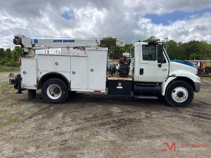 2004-international-durastar-4300-image-2