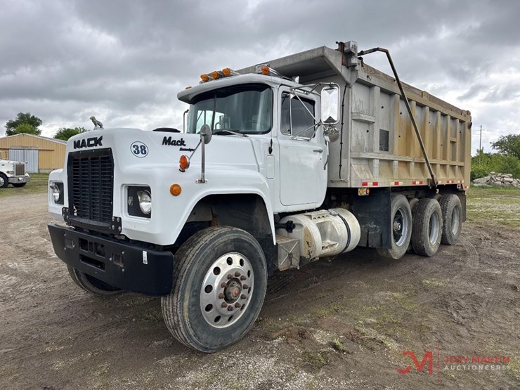 1988-mack-rd688s-image-6