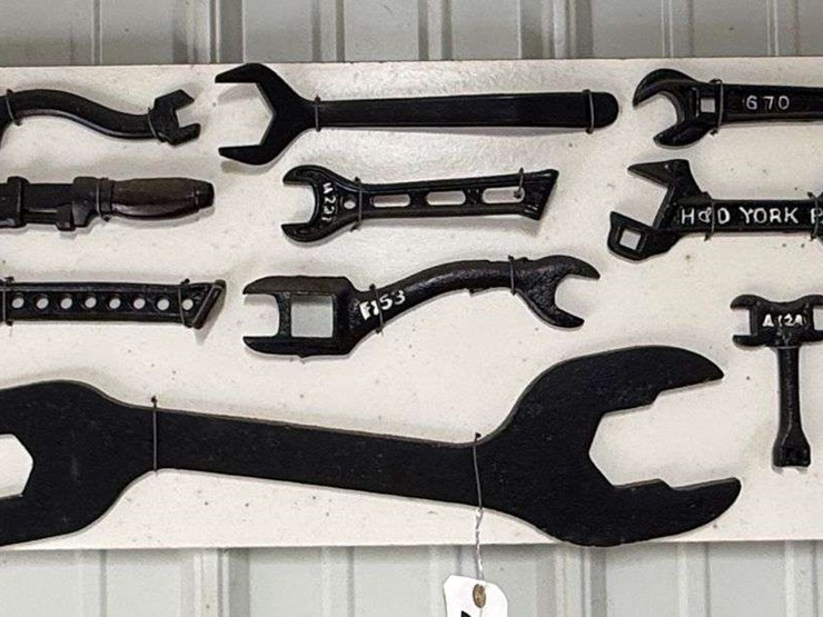 cast-iron-wrench-collection-image-1