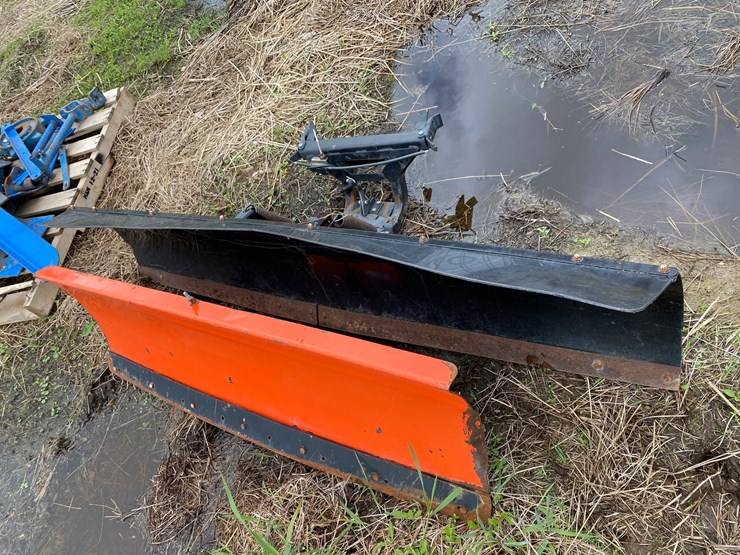 #3520-•-(2)-snow-plows-image-1