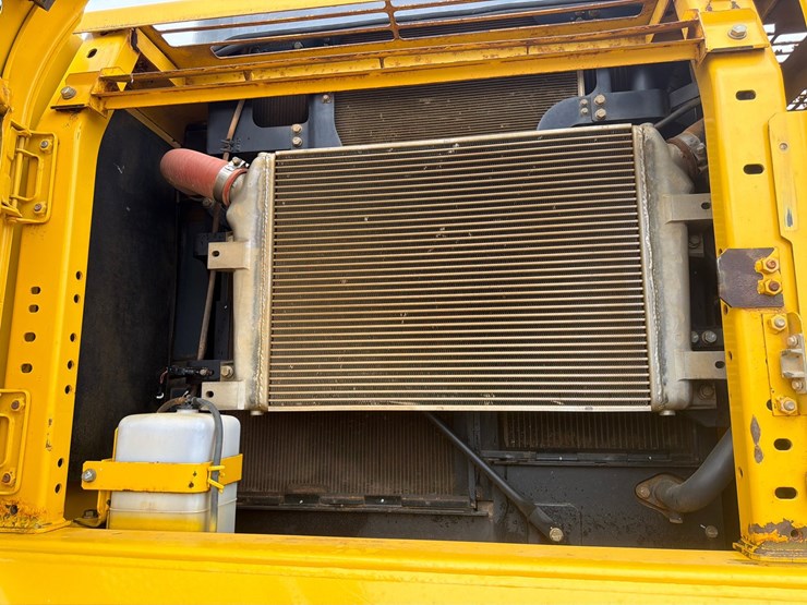 komatsu-pc360-lc-10-image-30