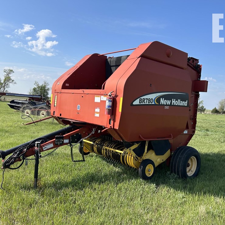 NEW HOLLAND BR780