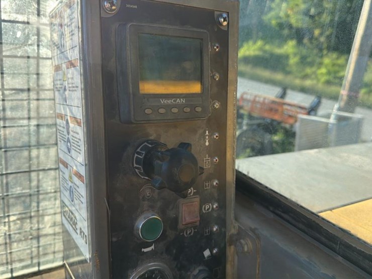 2014-terramac-rt9-image-38