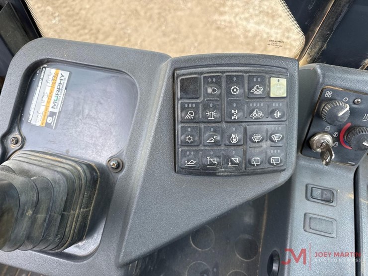 2004-deere-624j-image-27
