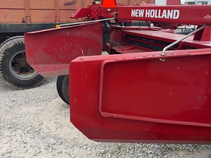 2022-new-holland-210-image-8