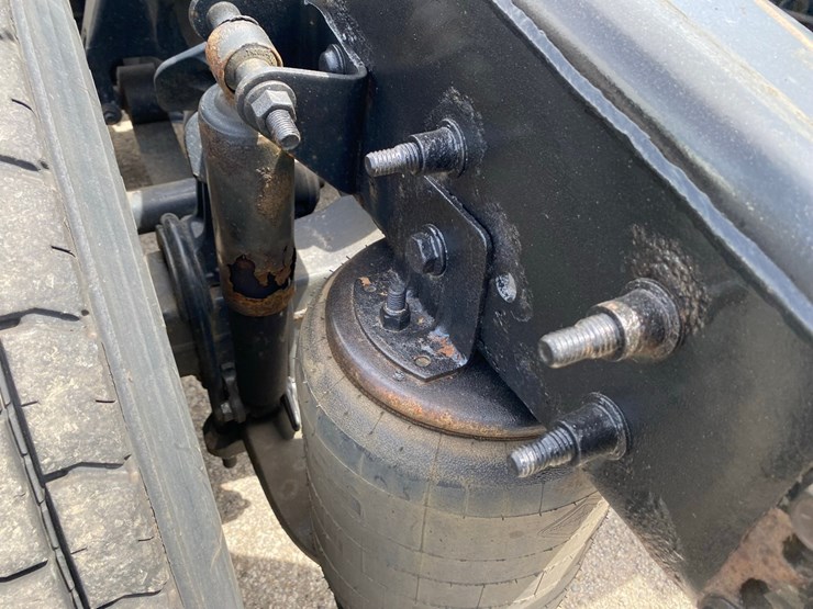 2019-international-lt625-day-cab-semi-tractor-image-23
